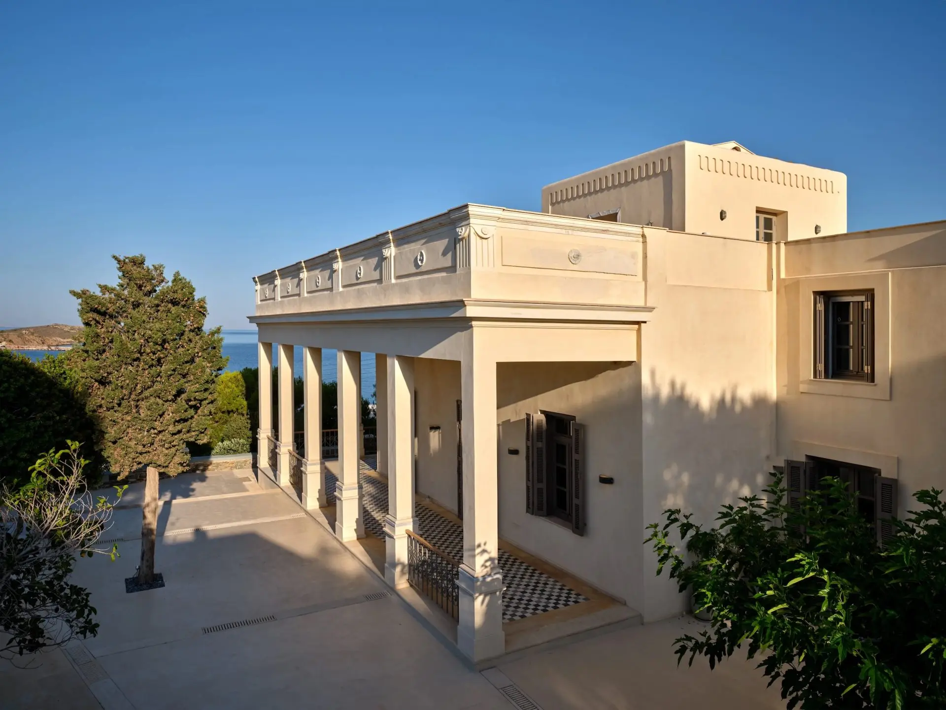 Eloise – House in Syros