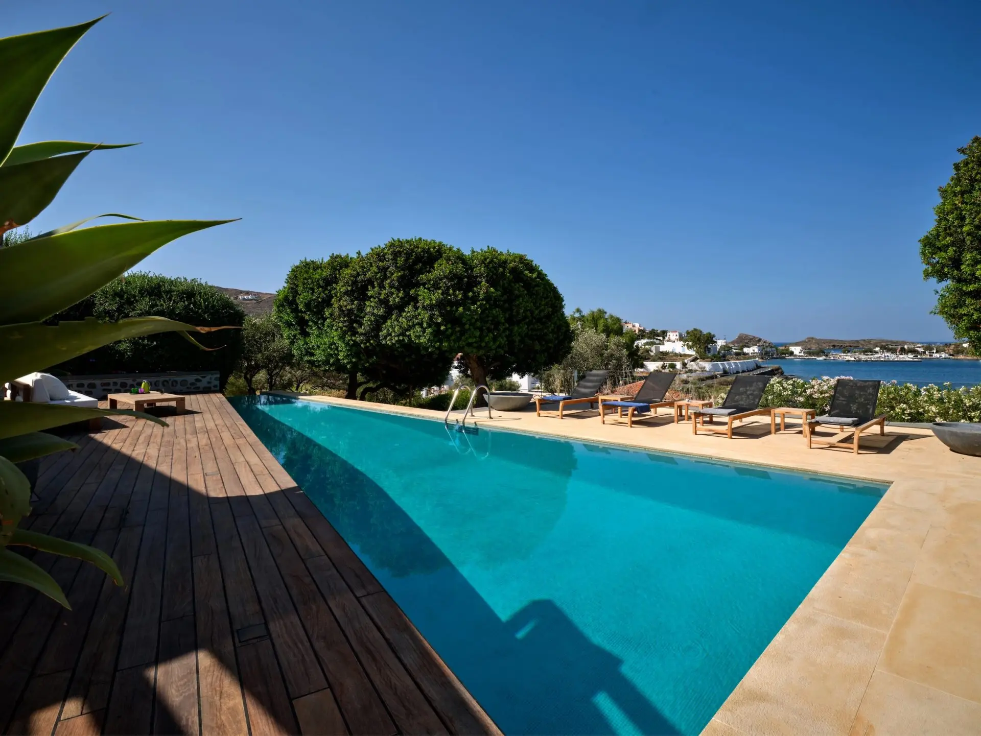 Eloise – House in Syros