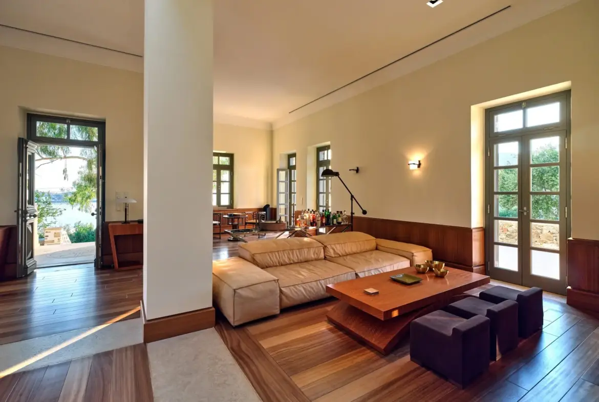 Eloise – House in Syros