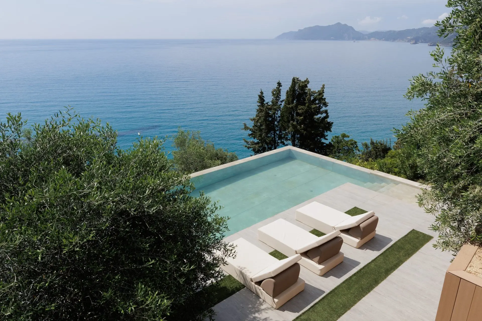 Evadne – House in Corfu