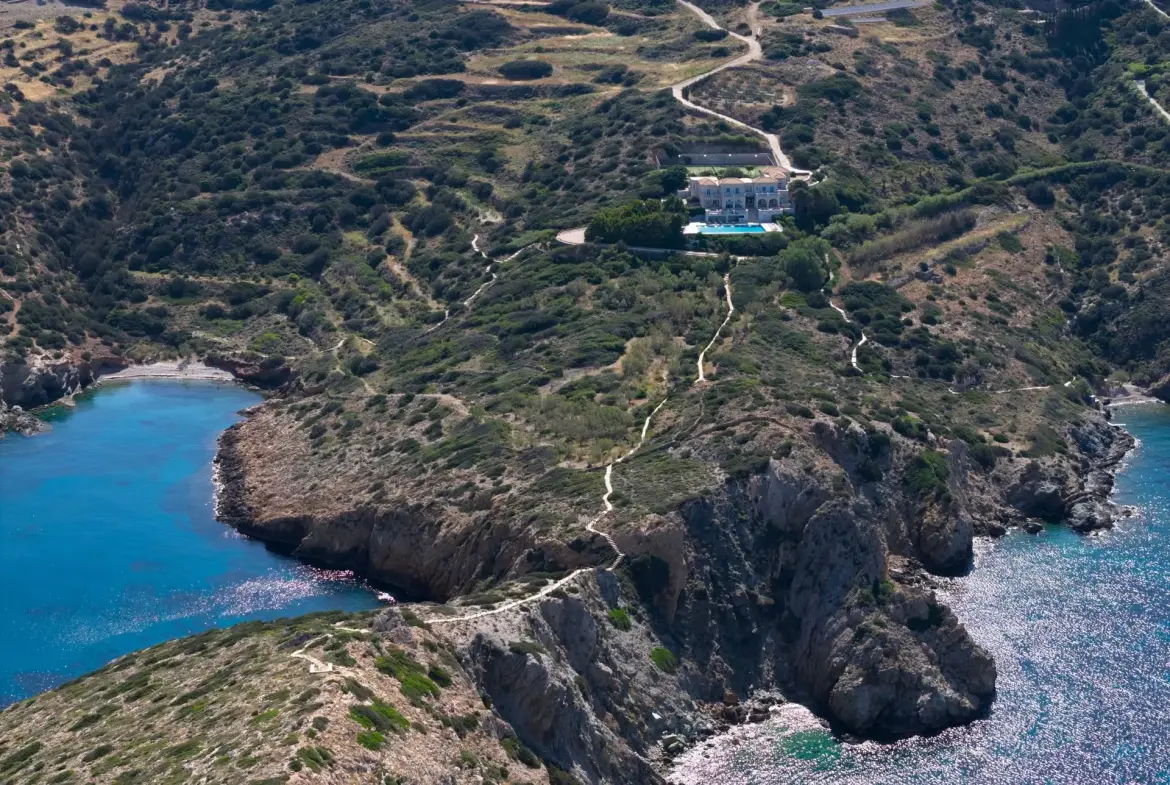 Golden Peninsula – House in Syros
