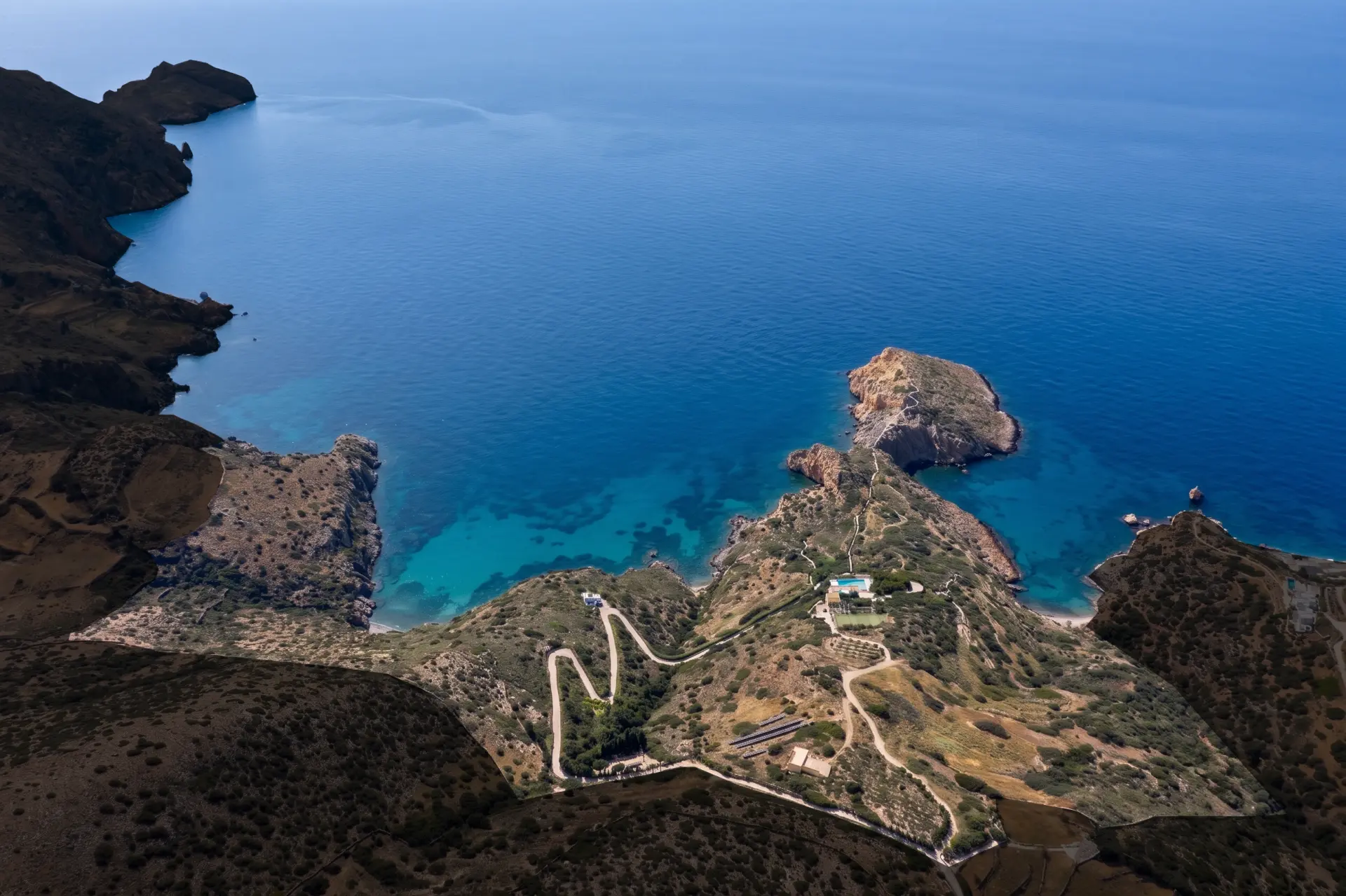 Golden Peninsula – House in Syros