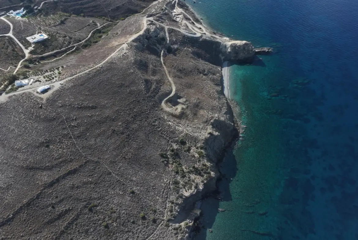 Serenade – Land in Antiparos