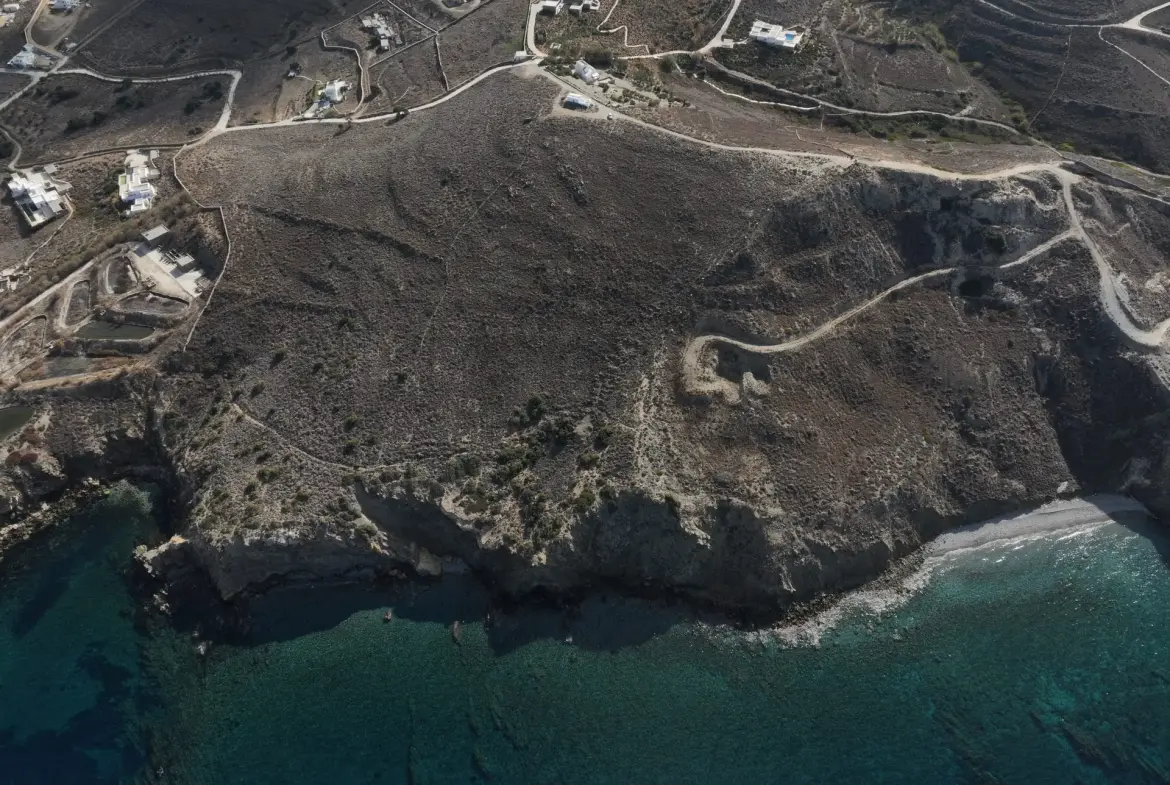 Serenade – Land in Antiparos