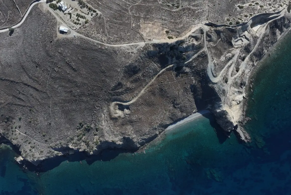 Serenade – Land in Antiparos