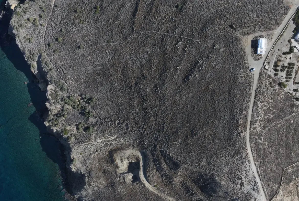 Serenade – Land in Antiparos