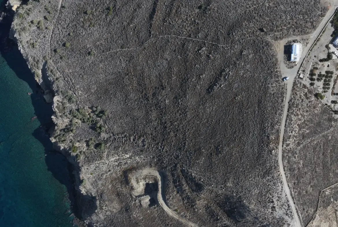 Serenade – Land in Antiparos