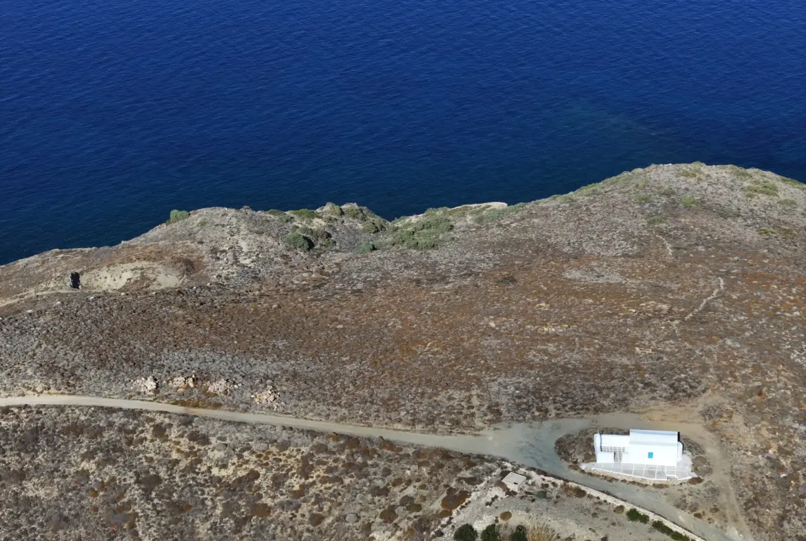 Serenade – Land in Antiparos