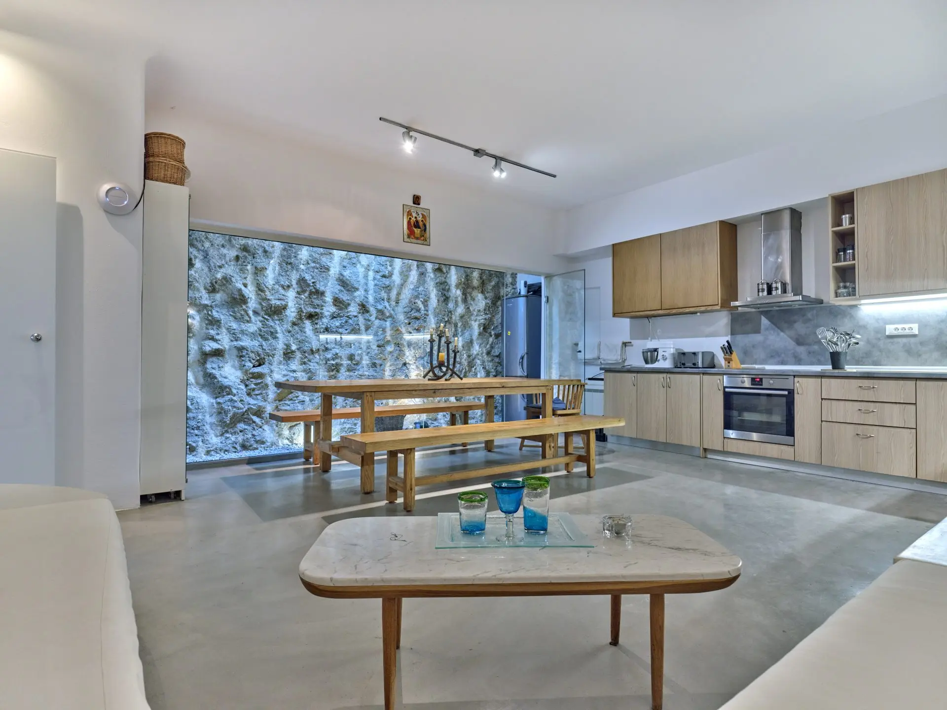 Harpa Estate – House in Santorini