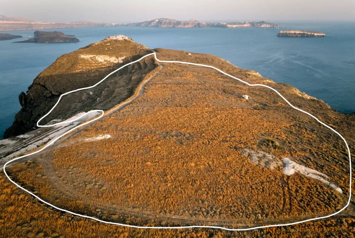 Helios Heights – Land in Santorini