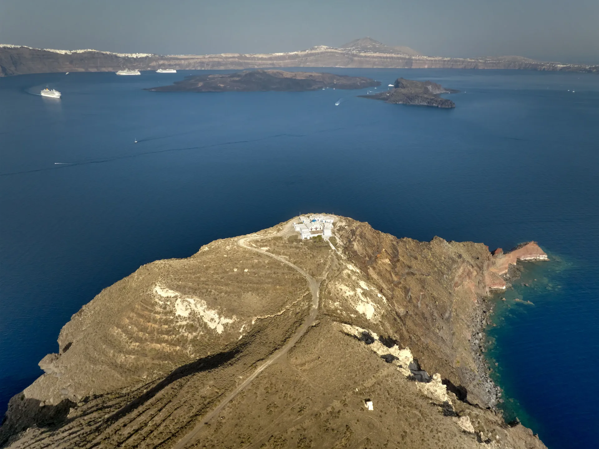 Helios Heights – Land in Santorini