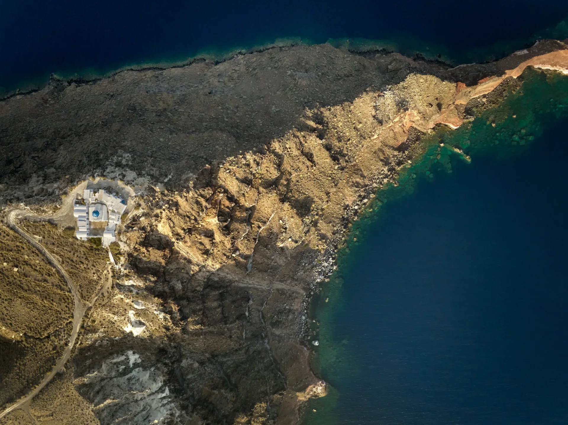Helios Heights – Land in Santorini