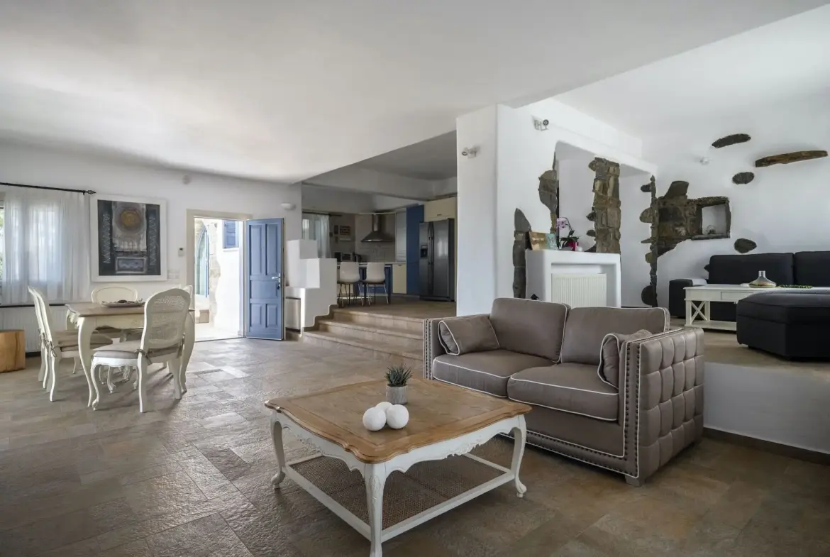 Ianos – House in Paros