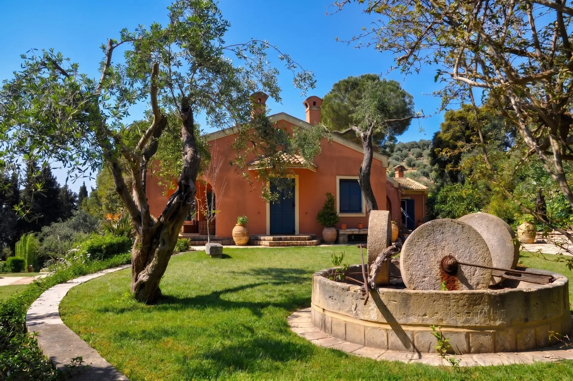 sothebys-greece-idyllic-setting-2026-06-26_14-23-11_475936 Idyllic Setting – House in Corfu