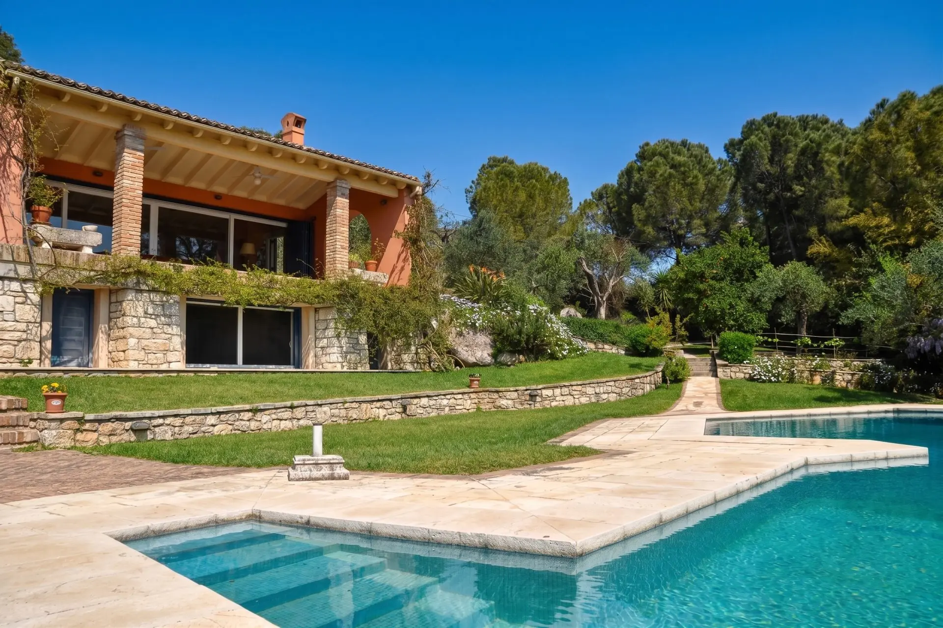 sothebys-greece-idyllic-setting-2026-06-26_14-23-15_954282 Idyllic Setting – House in Corfu