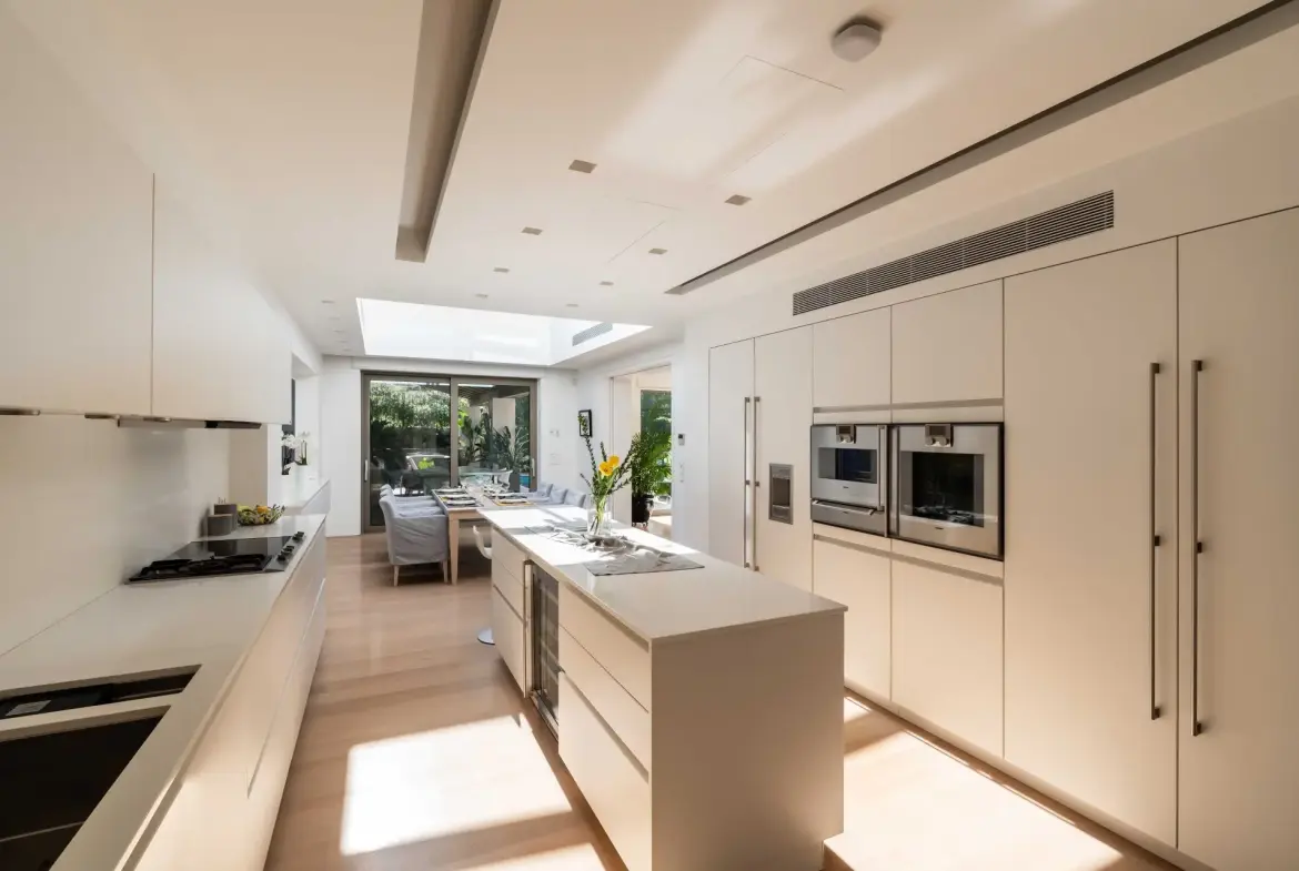 Irea – House in Athens Northern Suburbs
