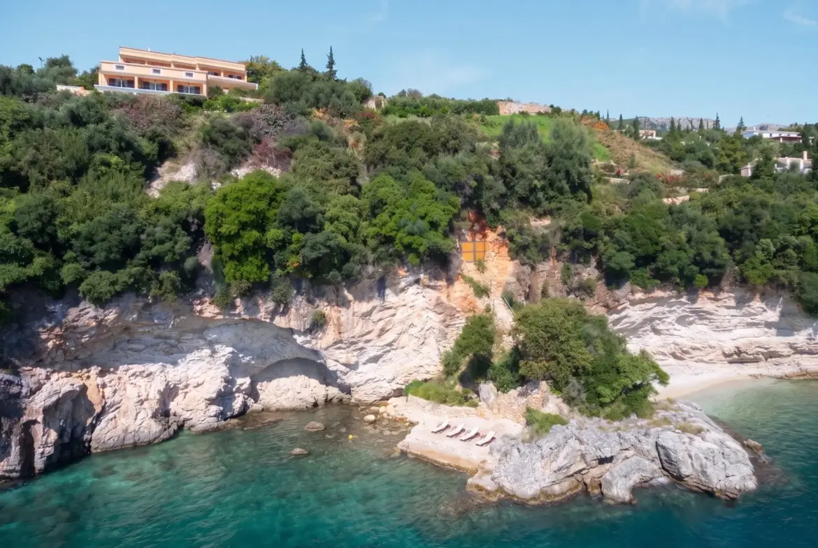 Iris – House in Corfu