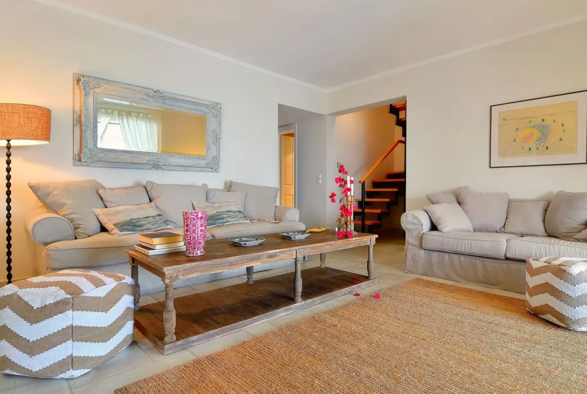 Iris – House in Corfu