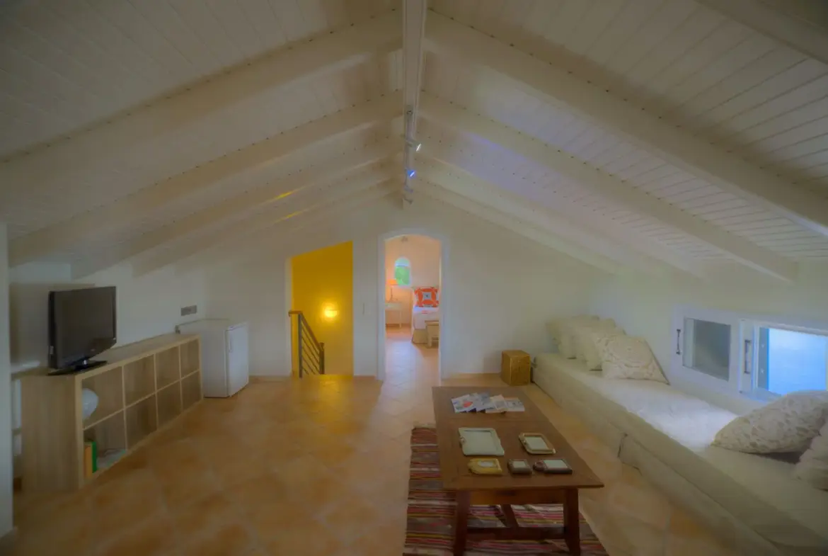Iris – House in Corfu