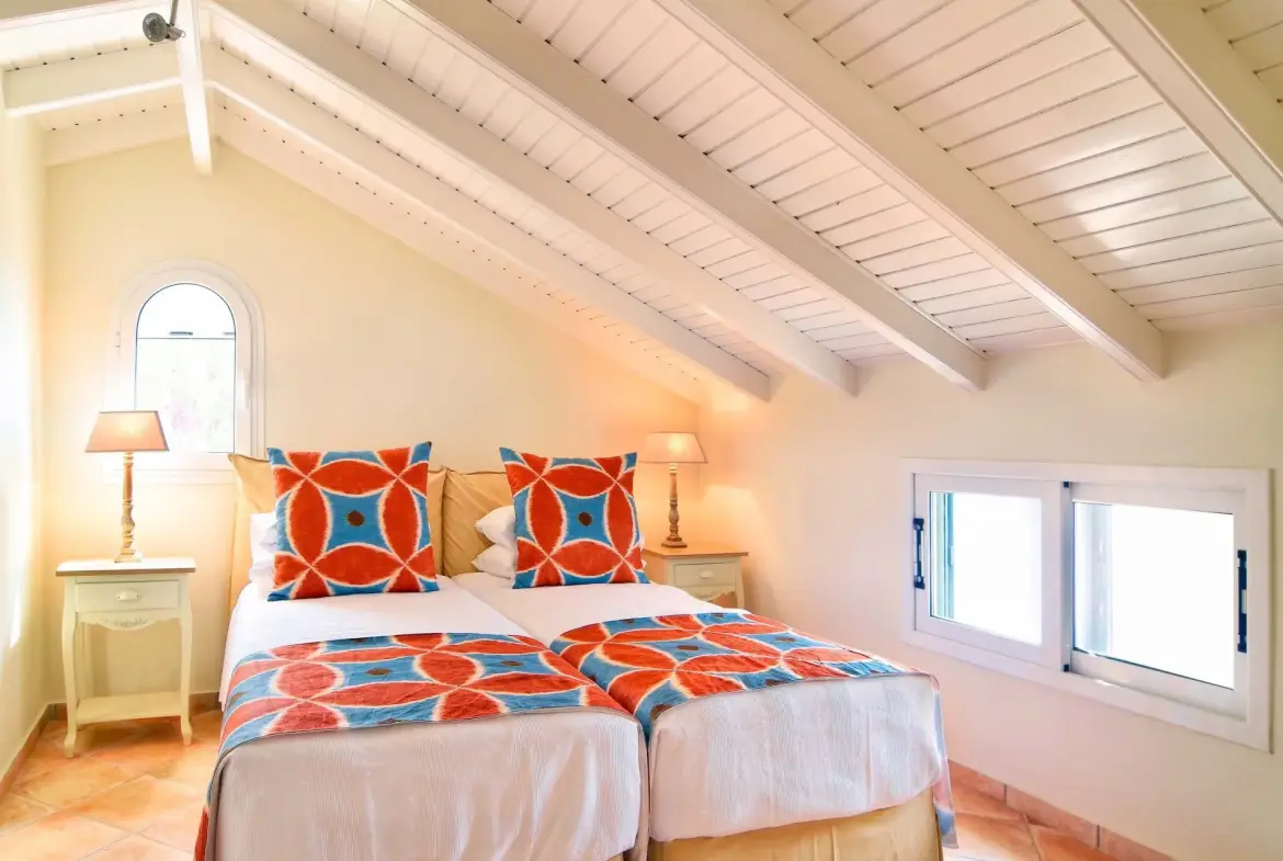 Iris – House in Corfu