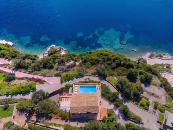 Iris – House in Corfu