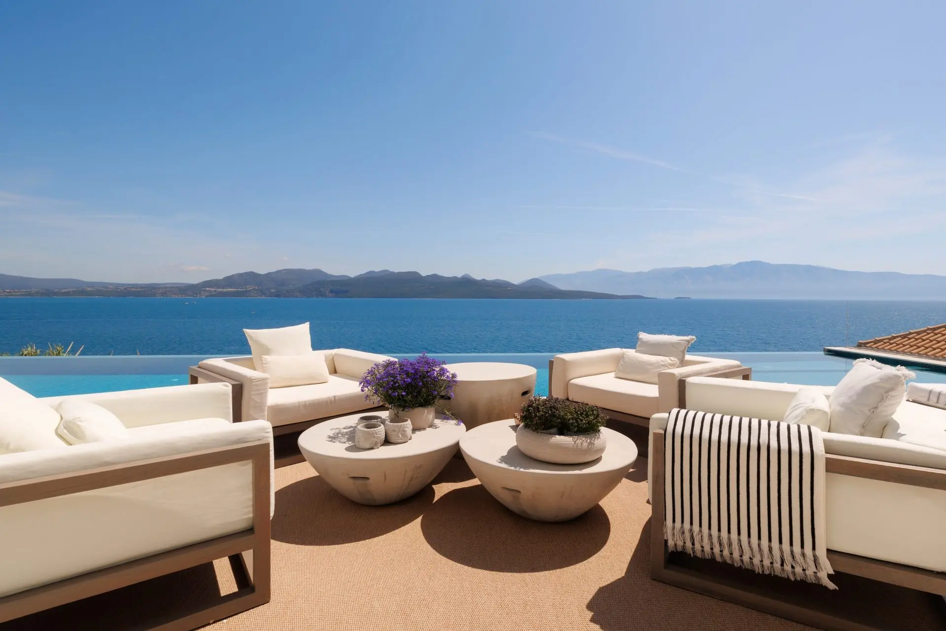Isola – House with guest house in Lefkada