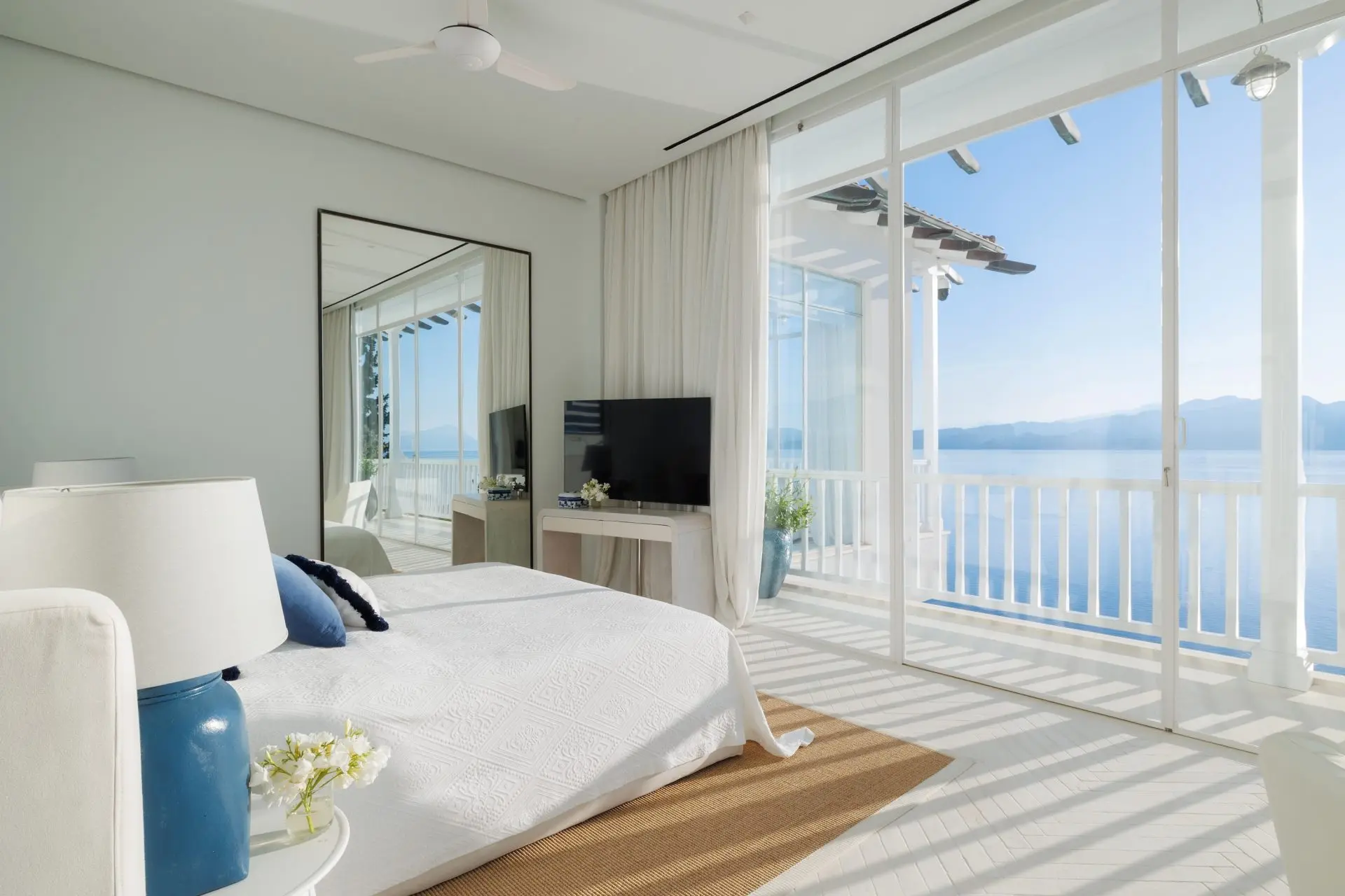 Isola – House with guest house in Lefkada