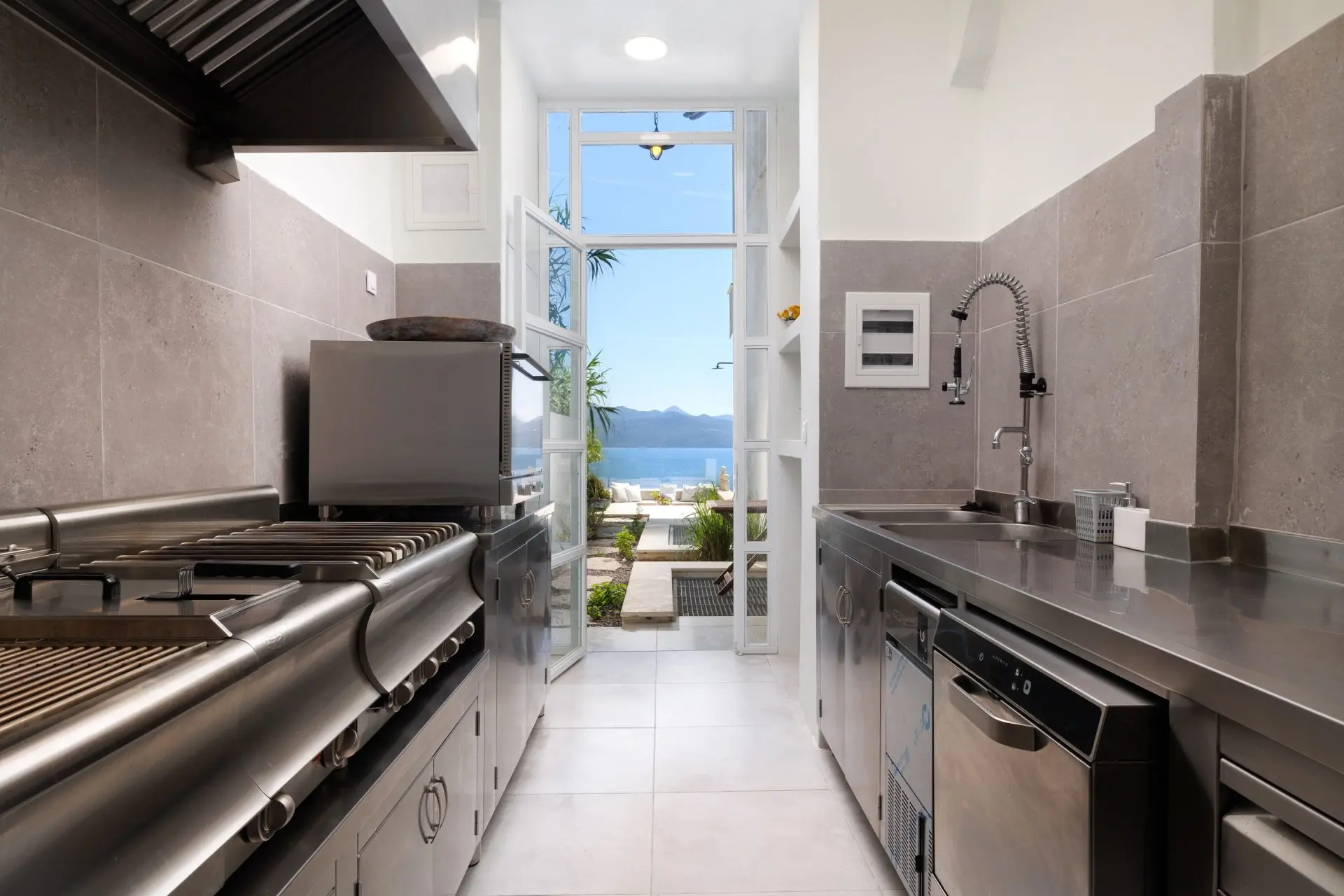 Isola – House with guest house in Lefkada