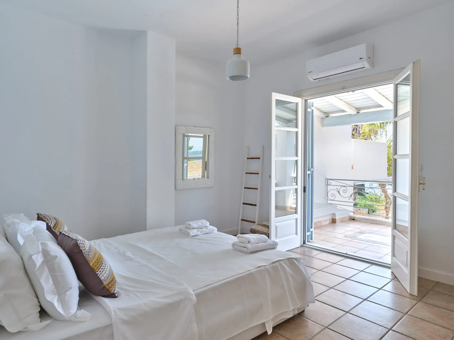 Lila – House with guest house in Porto Heli