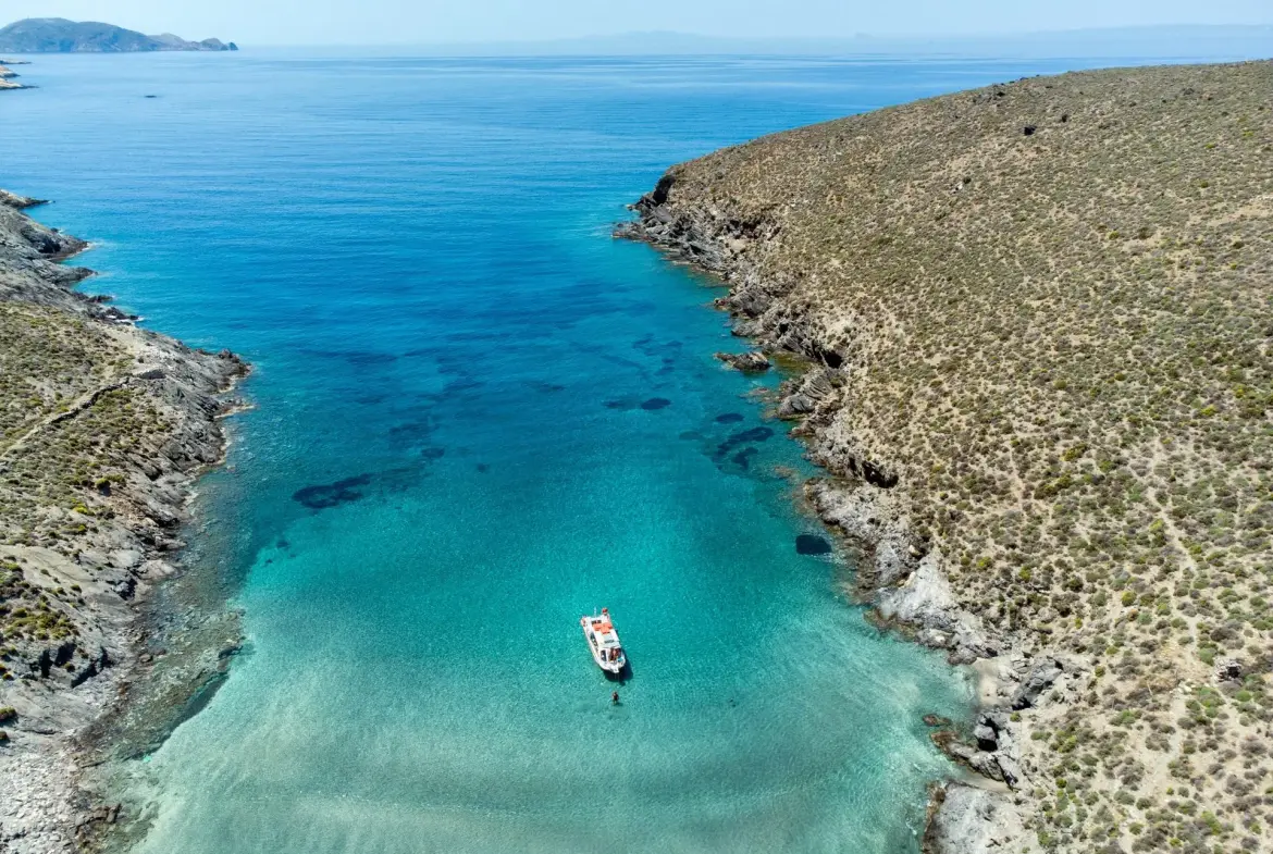 Marble Beach – Land in Syros