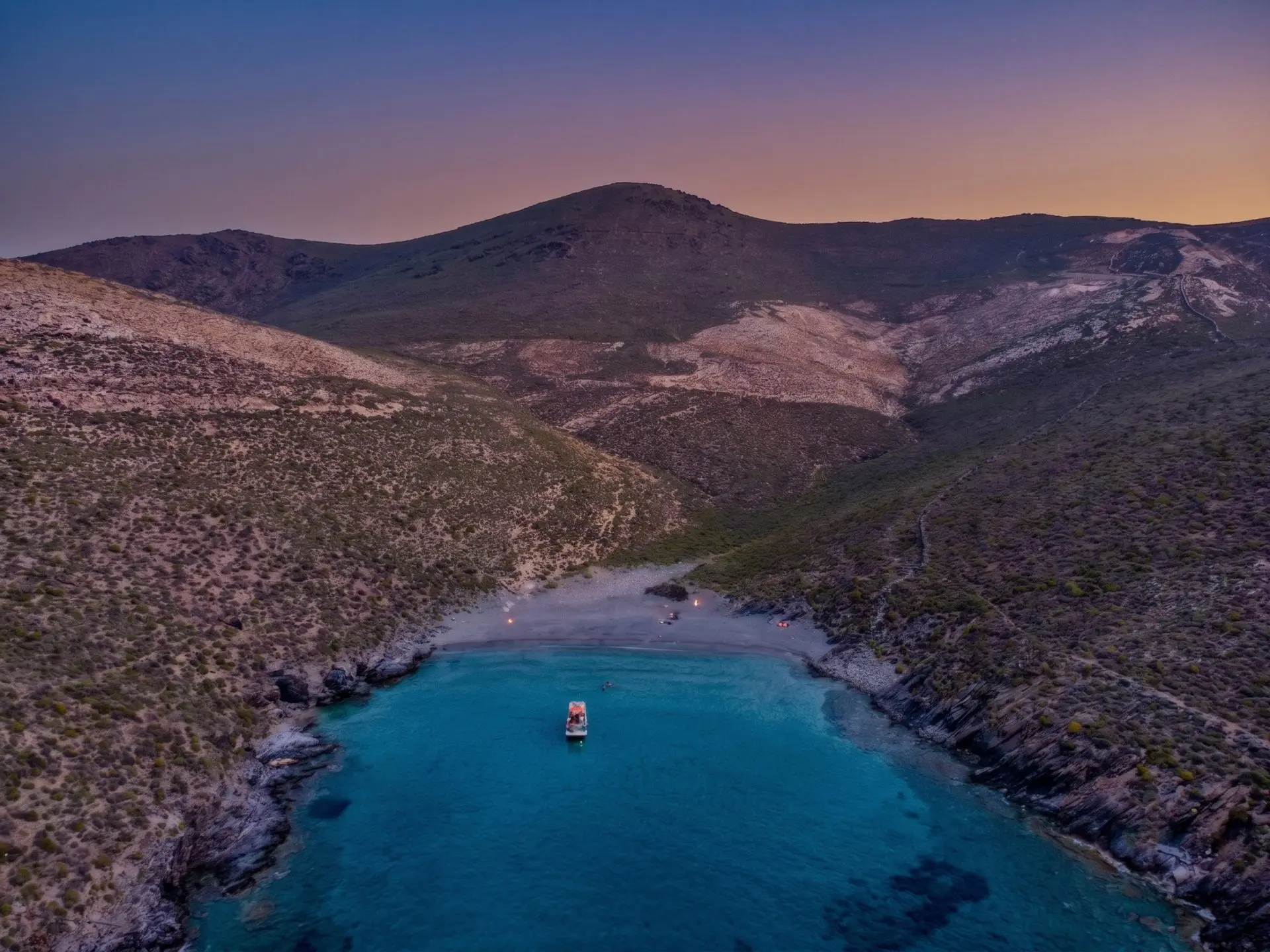 Marble Beach – Land in Syros