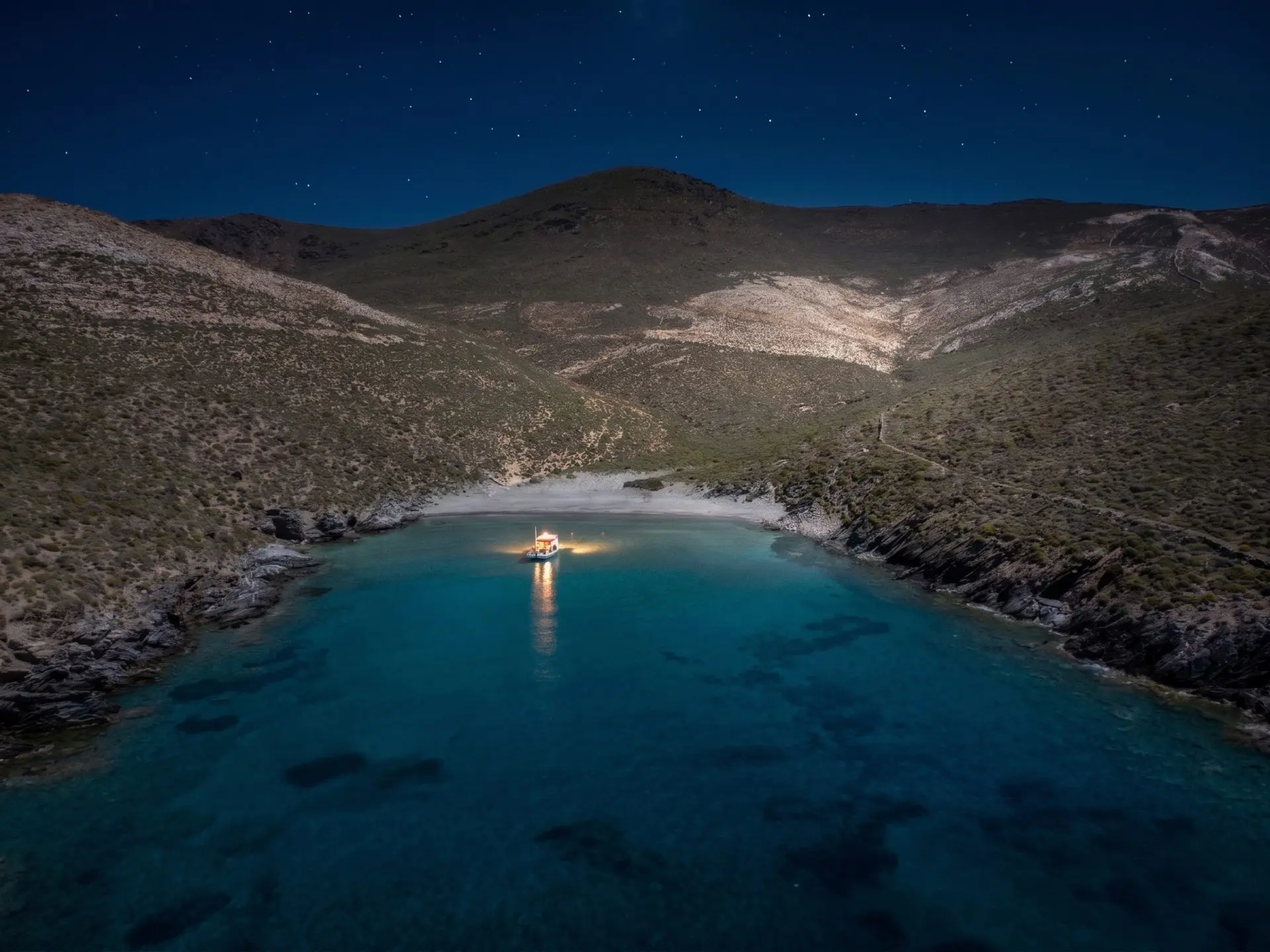 Marble Beach – Land in Syros