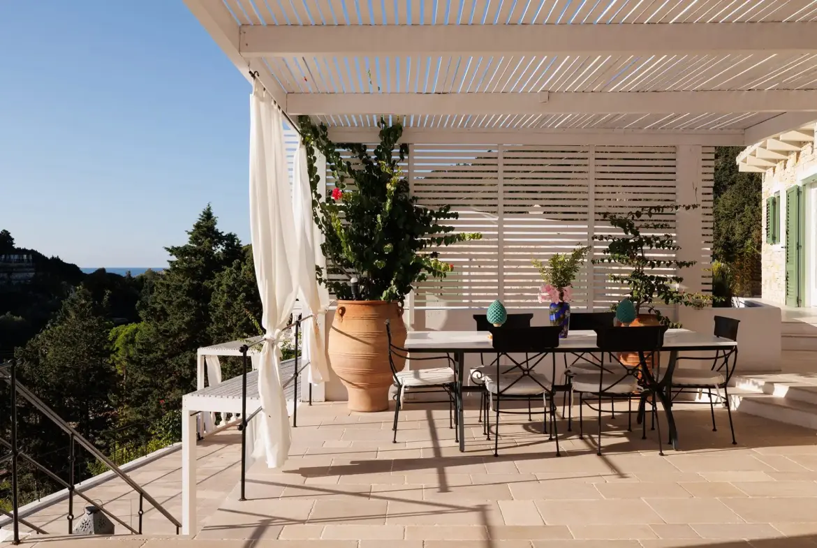 Marina – House with guest house in Paxos