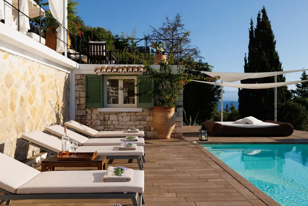 Marina – House with guest house in Paxos