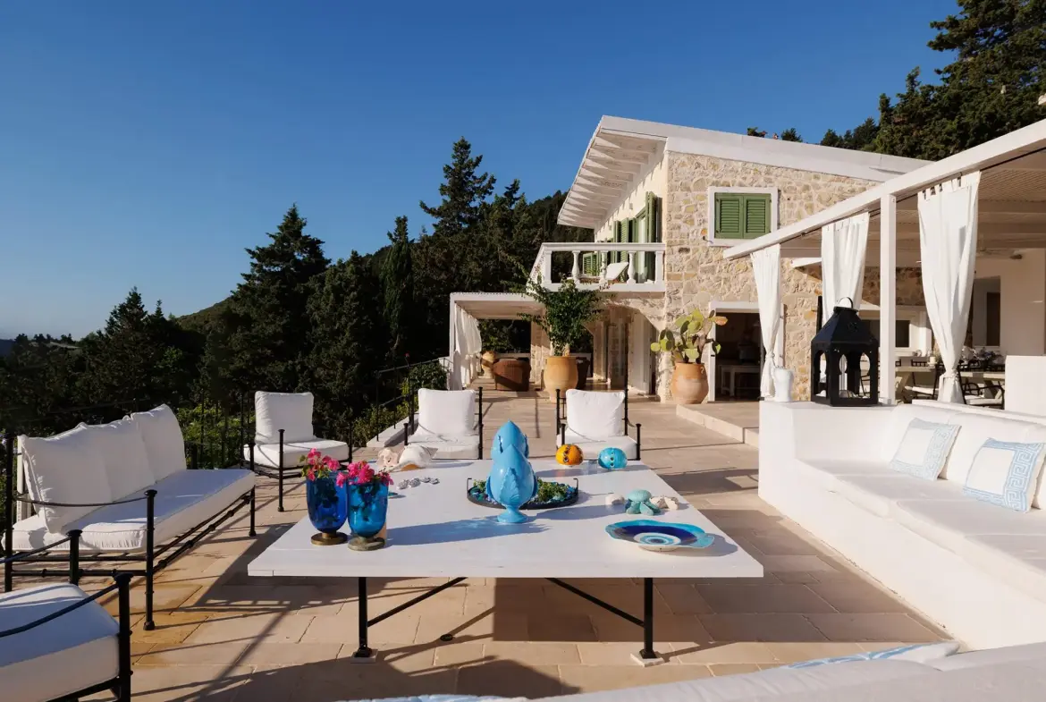 Marina – House with guest house in Paxos
