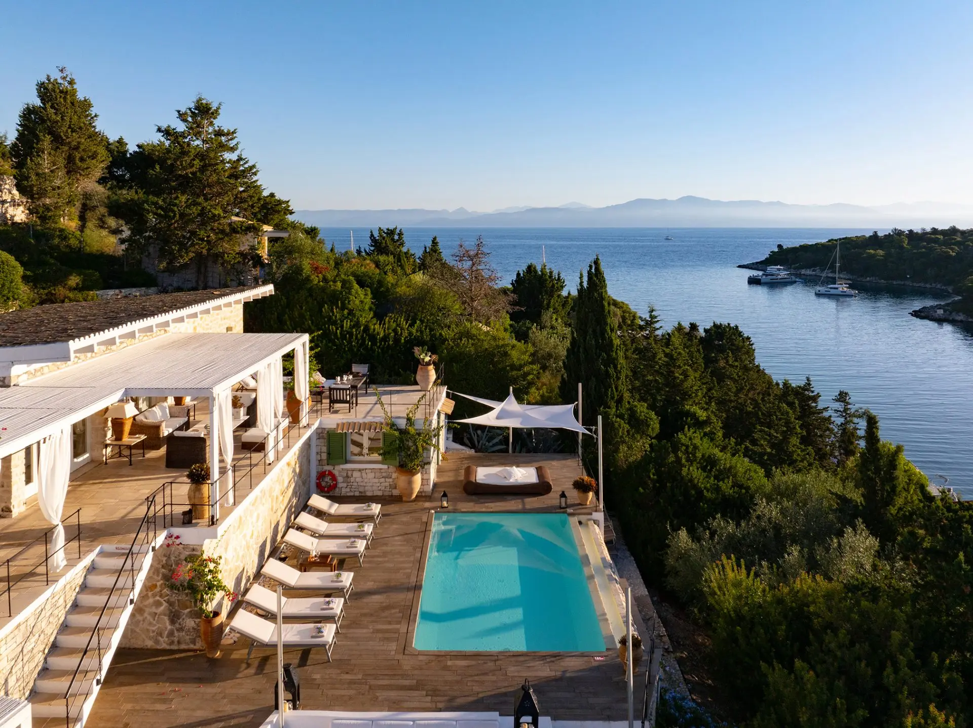 Marina – House with guest house in Paxos