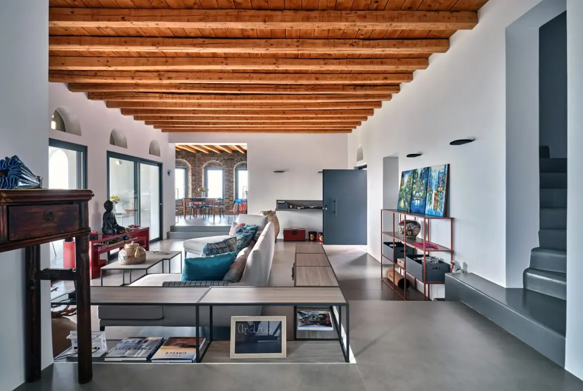 Pnoe – House in Andros