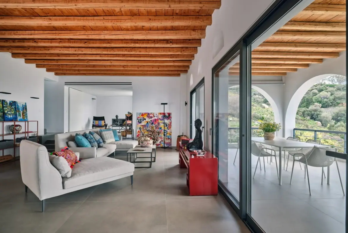 Pnoe – House in Andros
