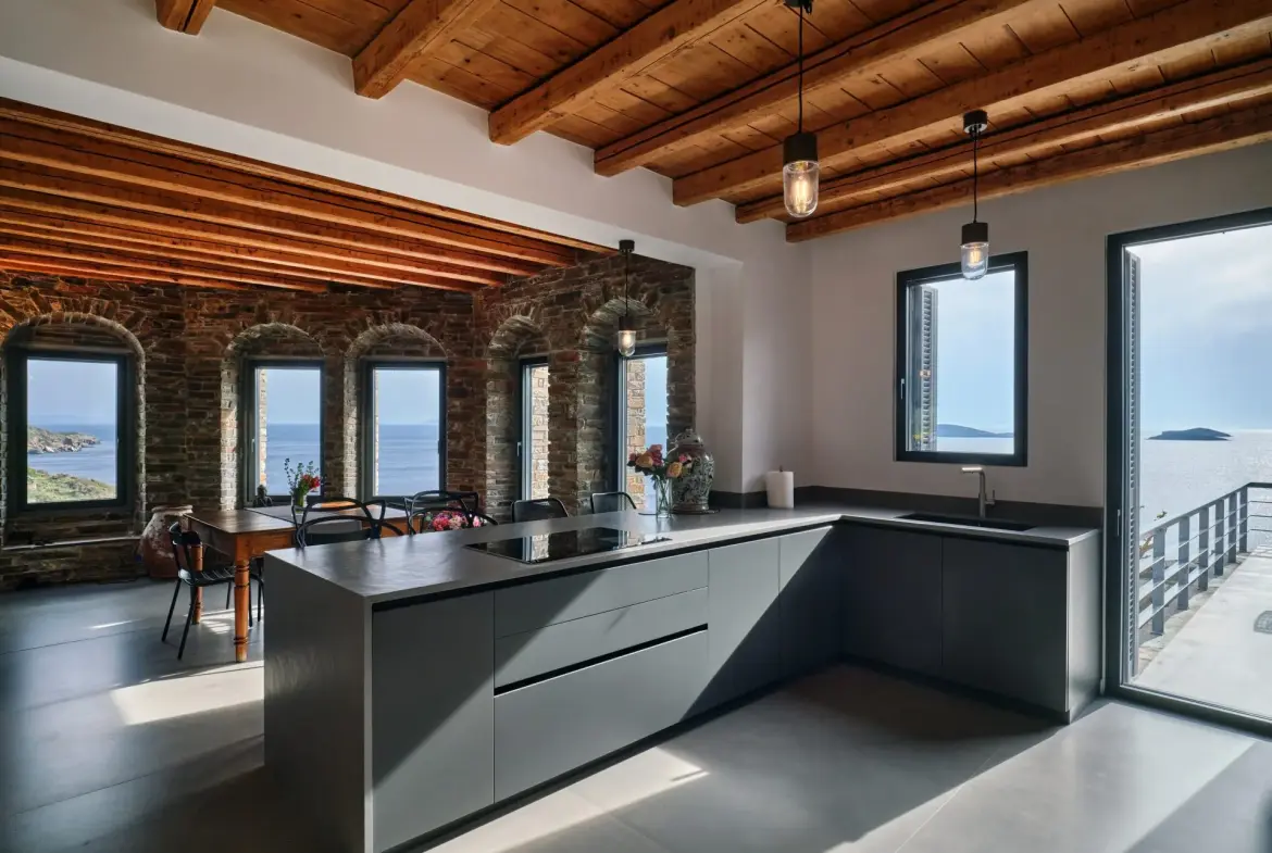 Pnoe – House in Andros
