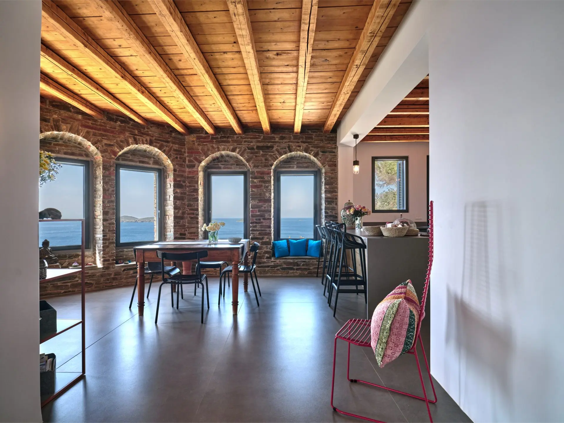 Pnoe – House in Andros