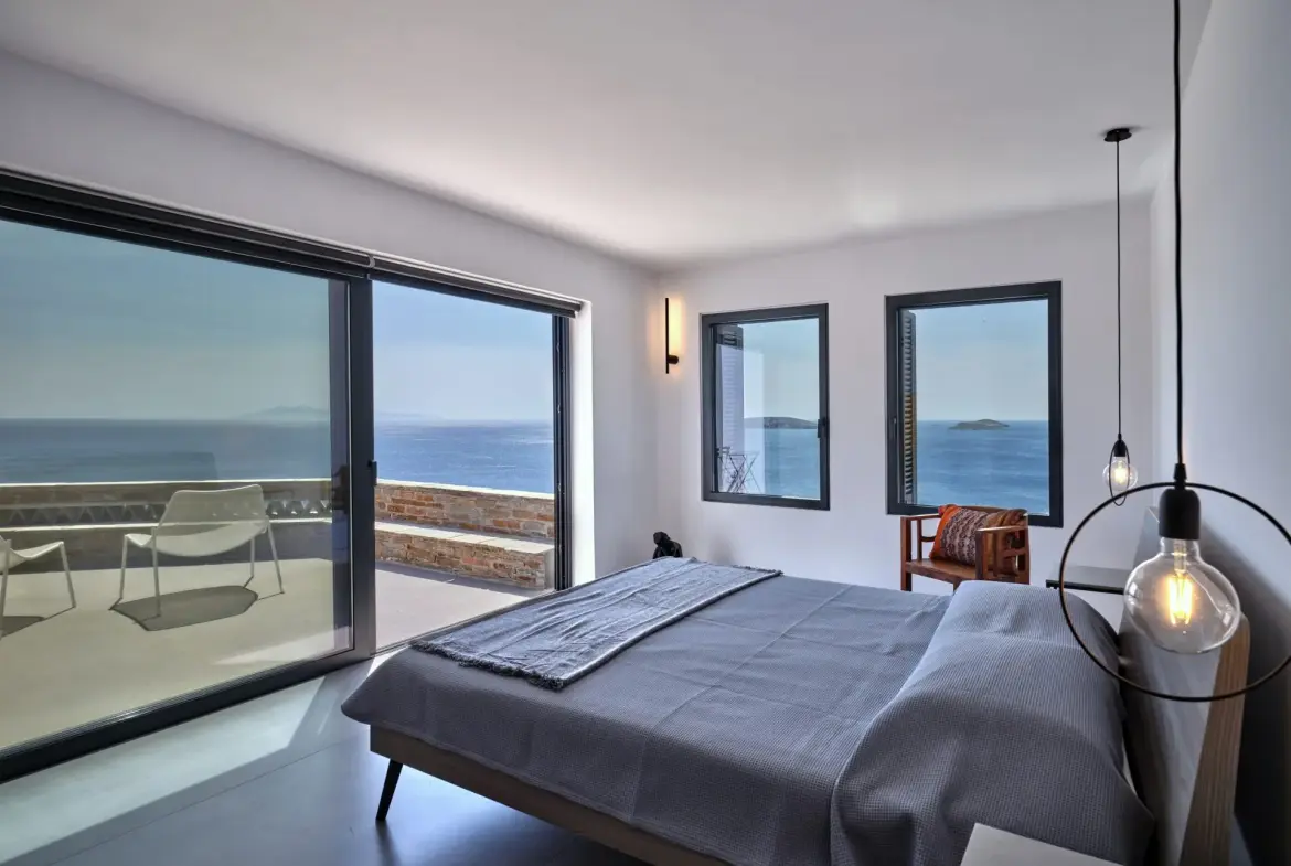 Pnoe – House in Andros