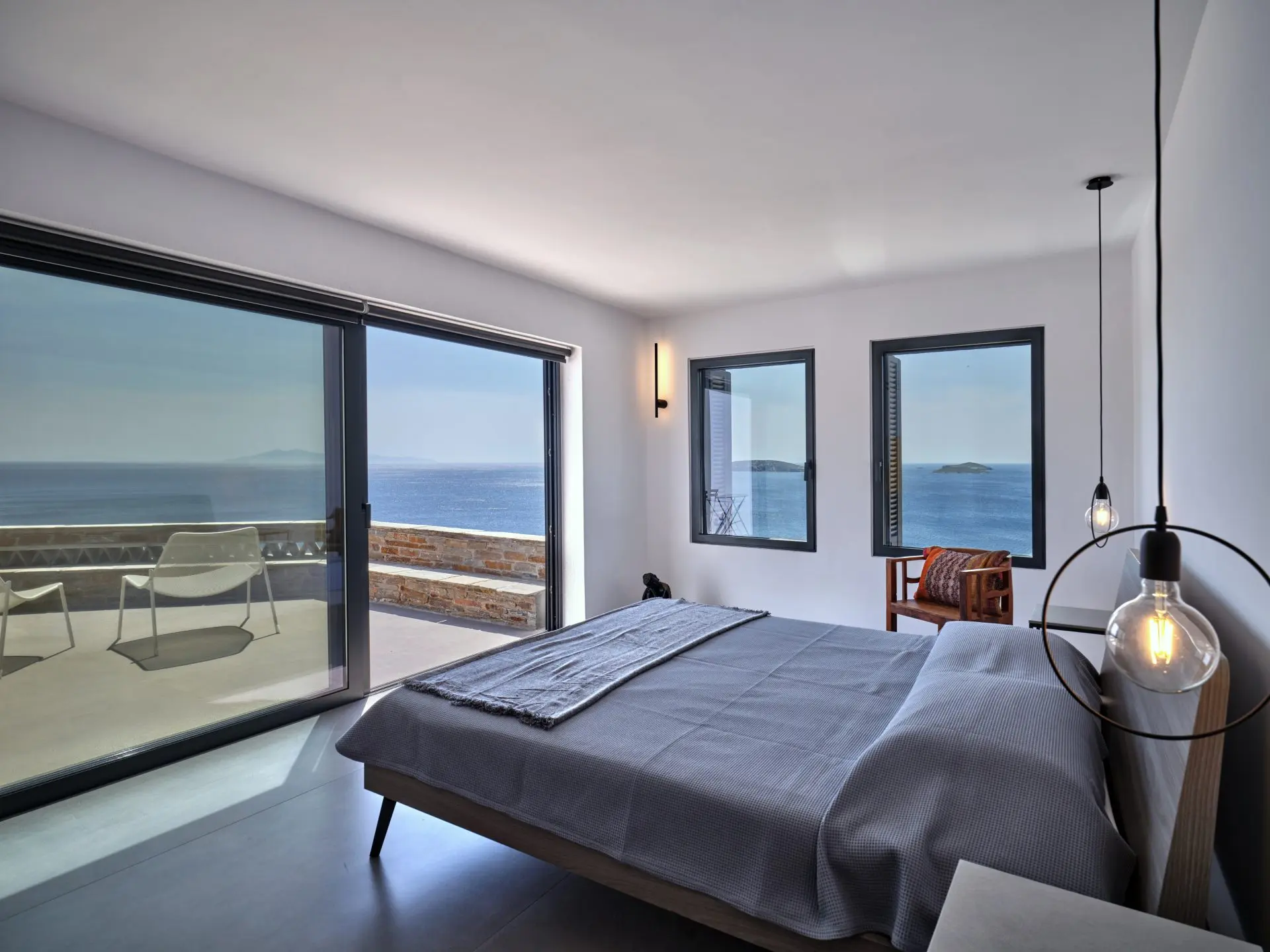 Pnoe – House in Andros