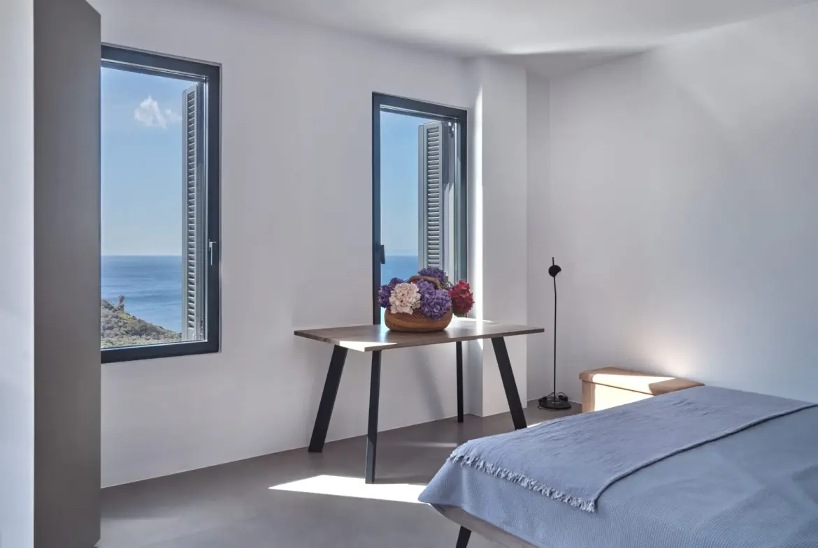 Pnoe – House in Andros