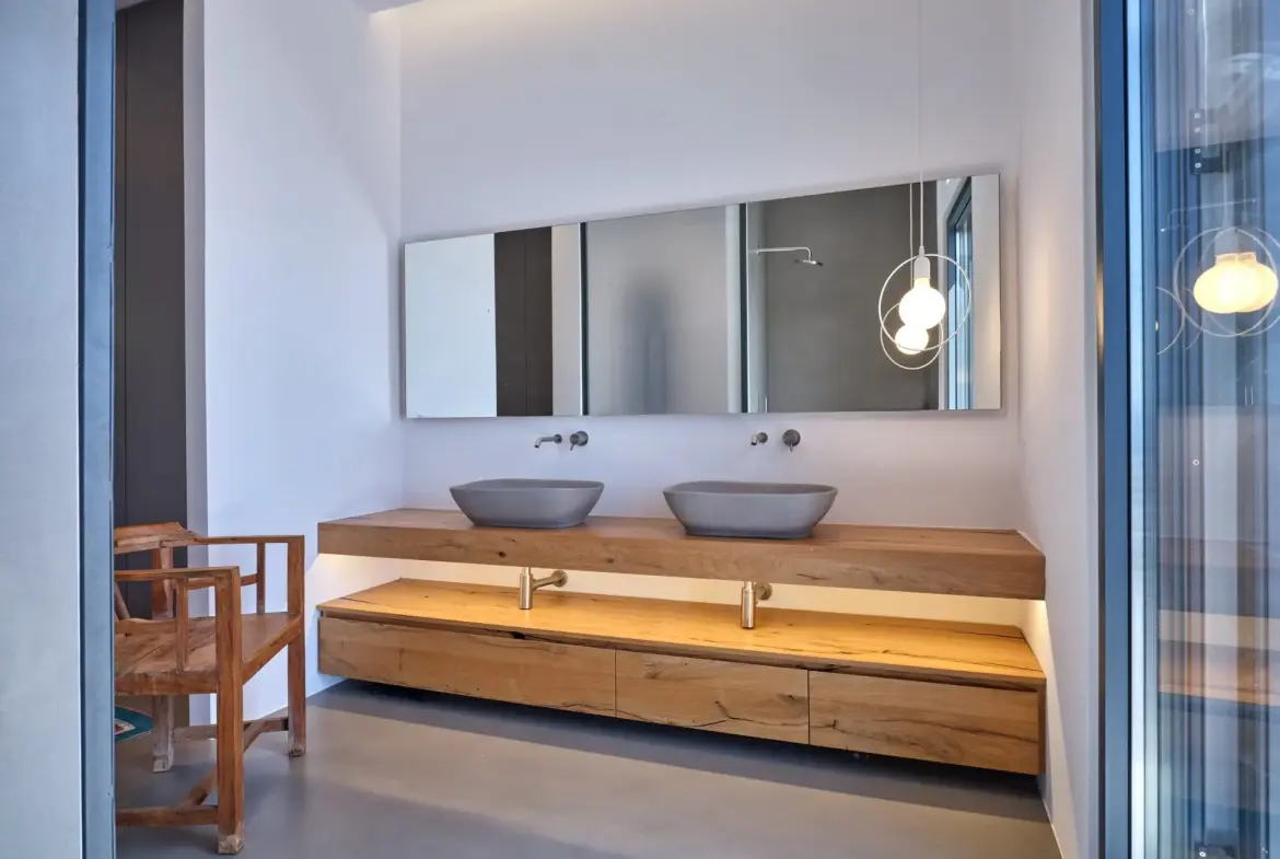 Pnoe – House in Andros