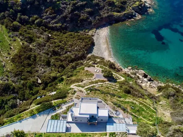 Pnoe – House in Andros