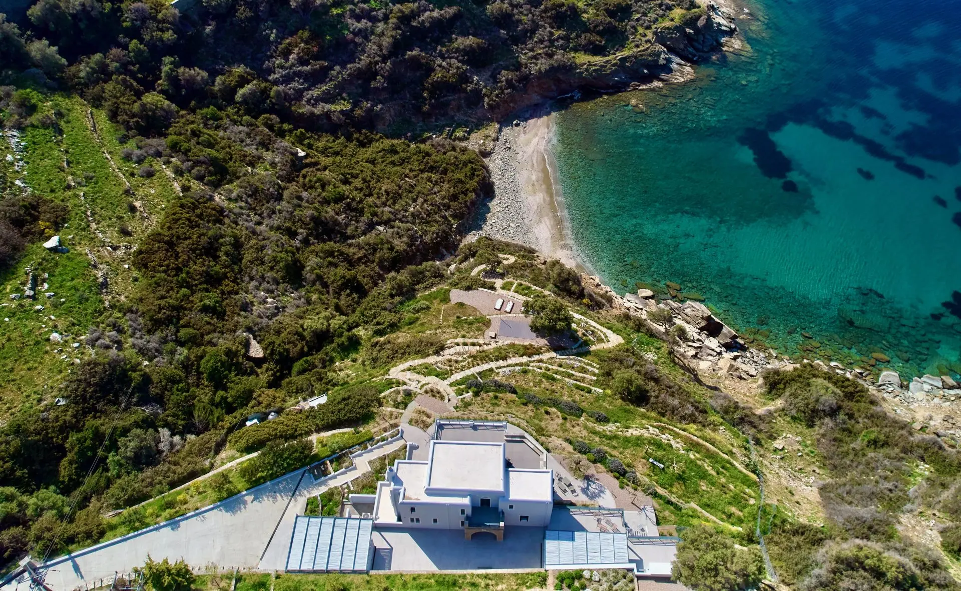 Pnoe – House in Andros