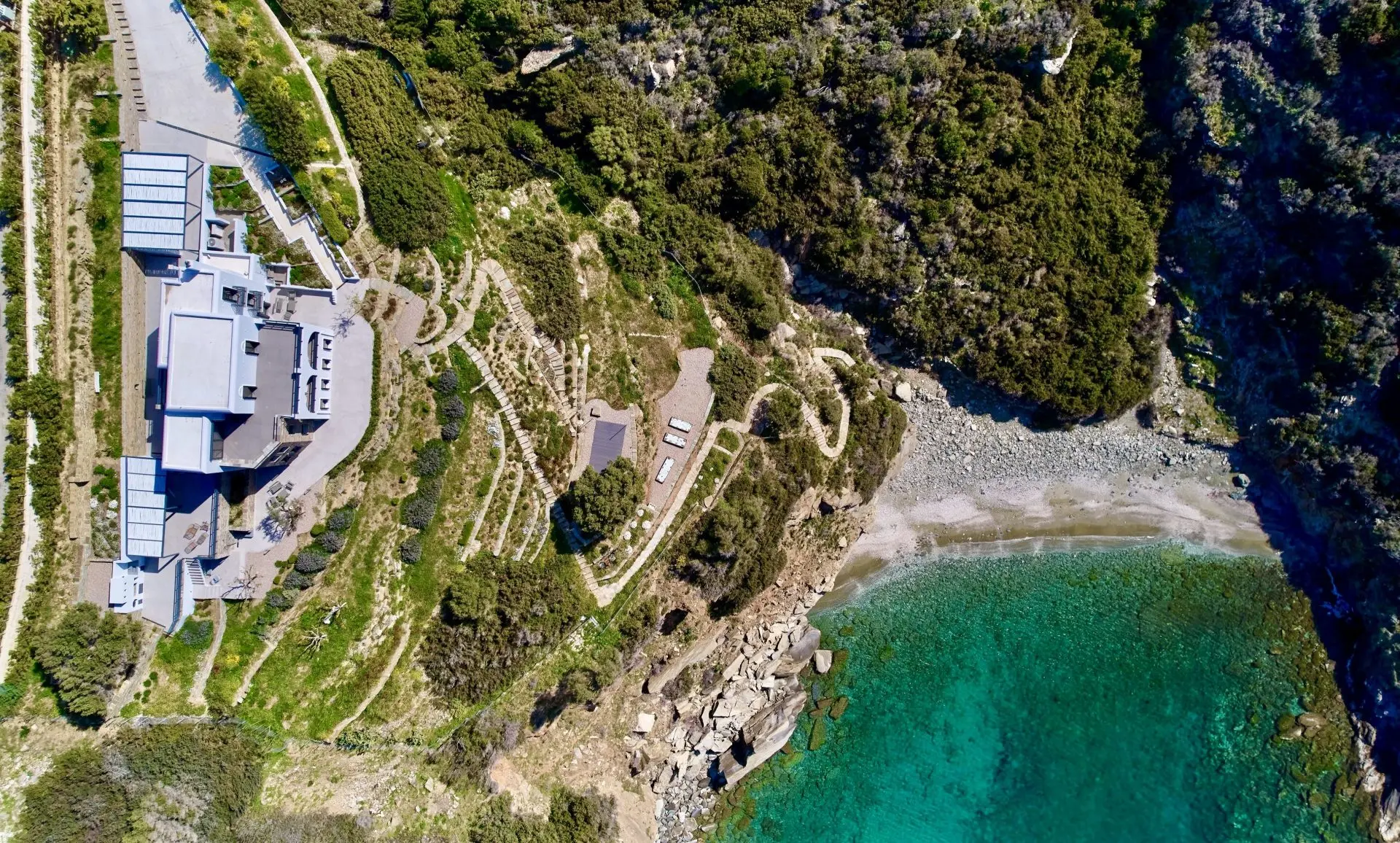 Pnoe – House in Andros