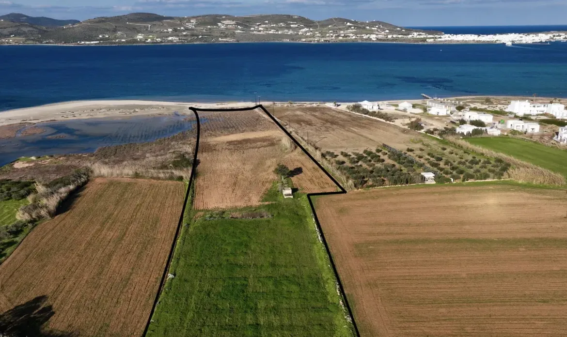 Sunset Coast – Land in Paros