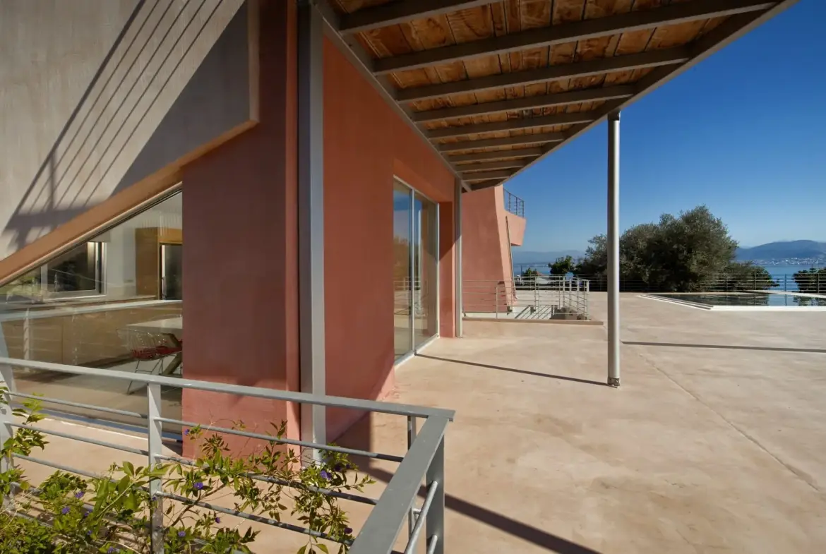 Roubia – House in Eubea