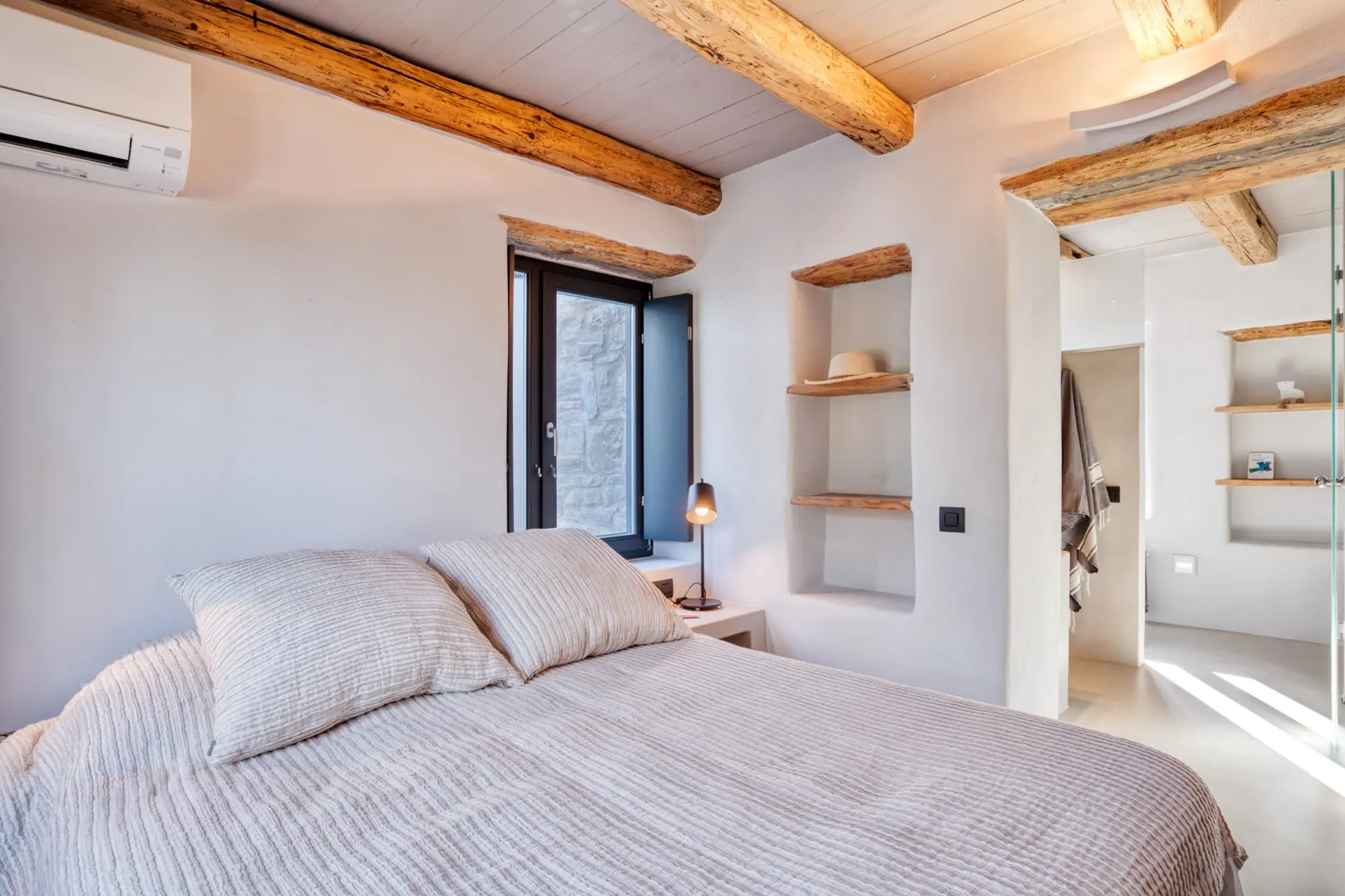 sothebys-greece-roxanne-2024-11-13_15-16-00_204972 Delphis – House in Paros